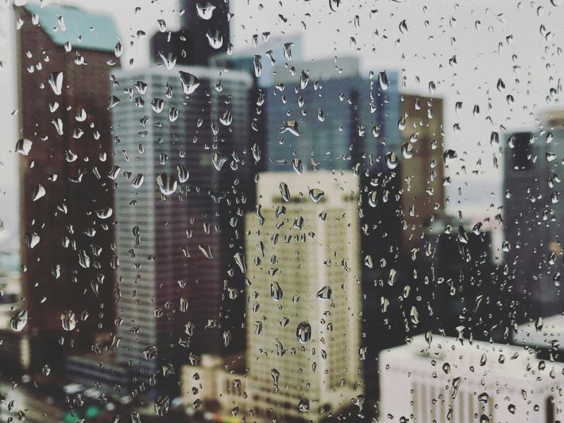 雨窗城市